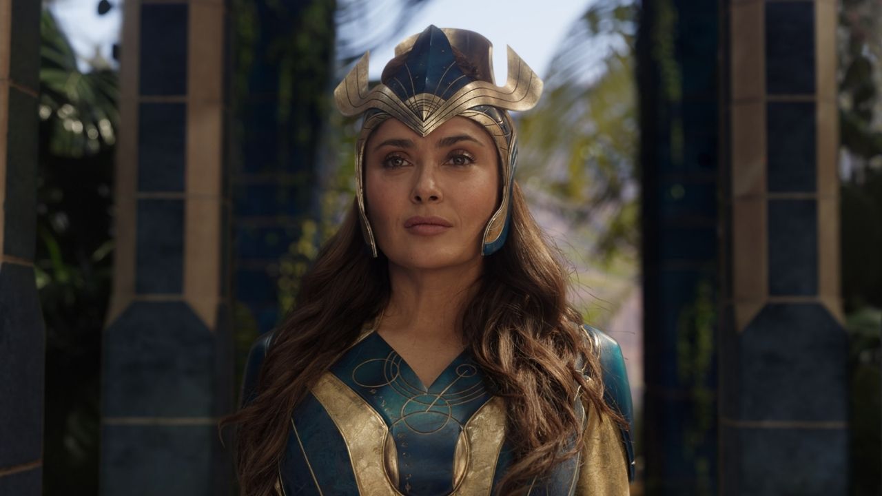 Salma Hayek revela ter assinado contrato por múltiplos filmes com a Marvel