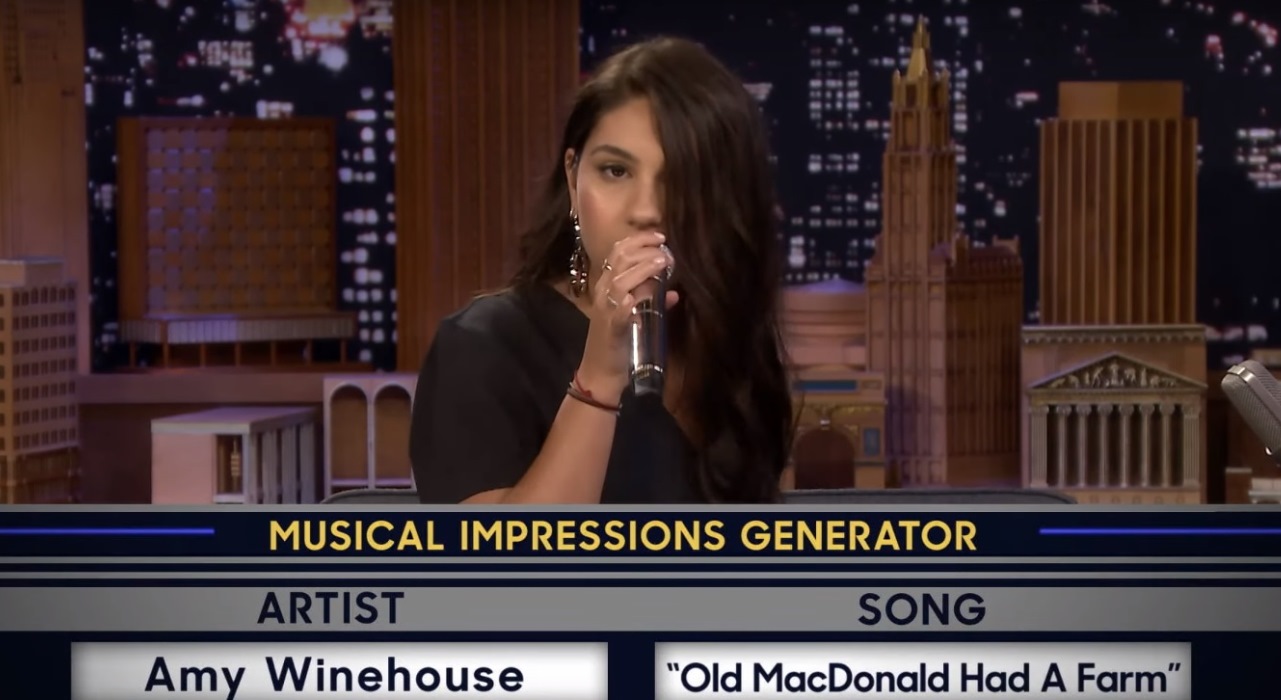 Alessia Cara faz imitações de Amy Winehouse e Billie Eilish no programa de Jimmy Fallon