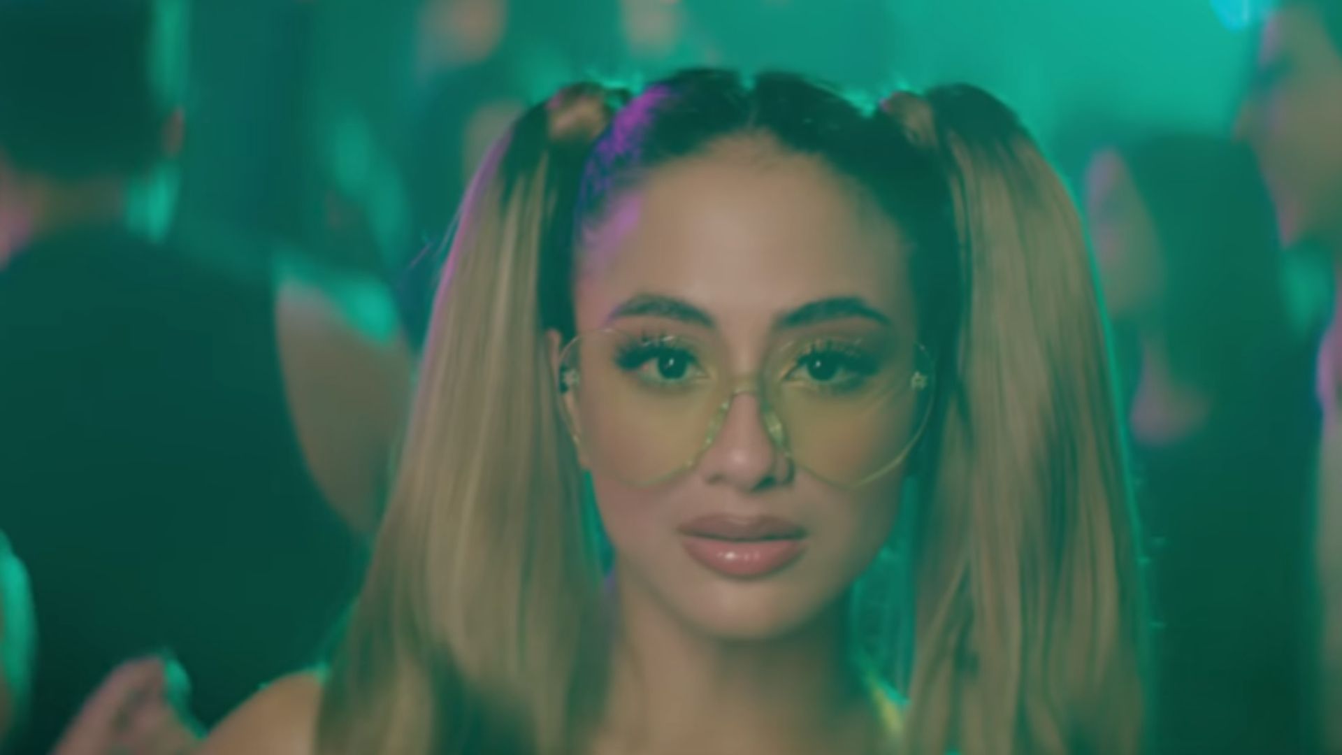 Com sample de Lady Marmalade, Ally Brooke fala sobre autoestima em Fabulous; ouça