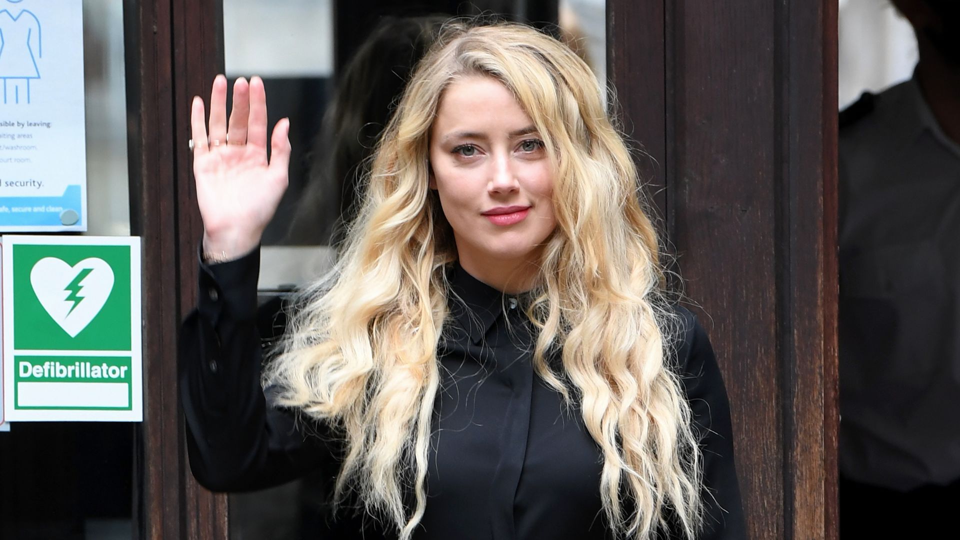 Amber Heard é a celebridade mais procurada do ano, afirma estudo