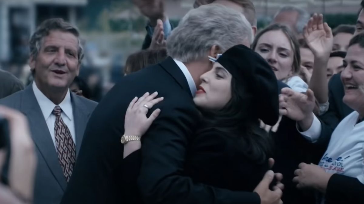 Romance proibido é destaque do novo teaser “American Crime Story: Impeachment”