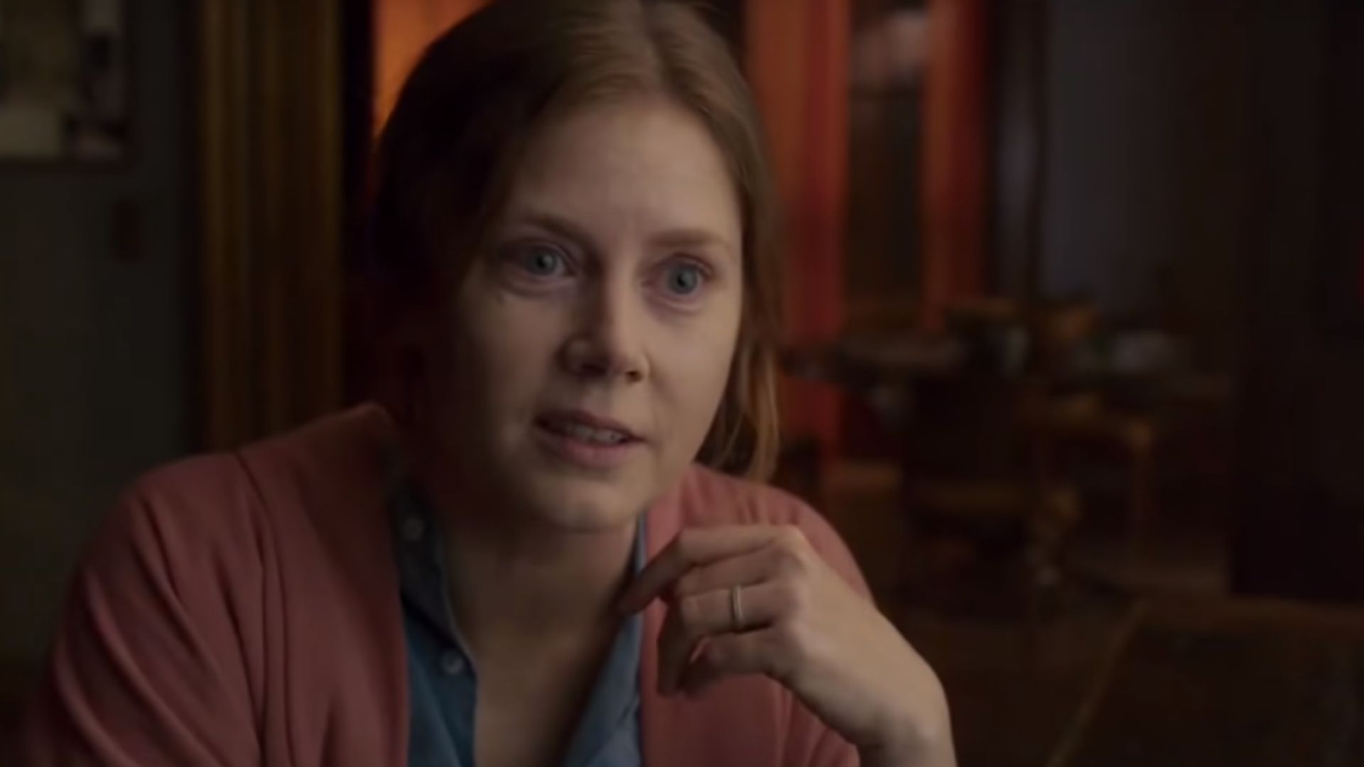 Personagem de Amy Adams sofre de agorafobia no trailer de Mulher na Janela; assista