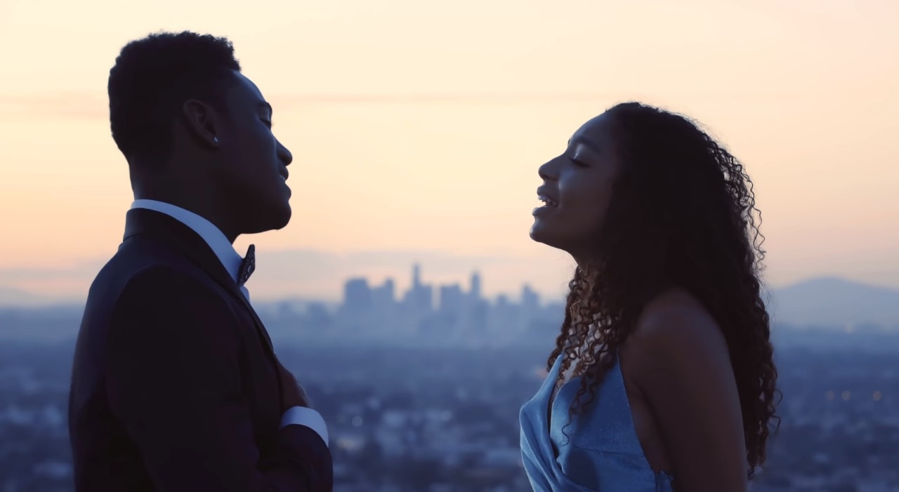 Now United divulga clipe de You Give me Something, com Any Gabrielly e Lamar