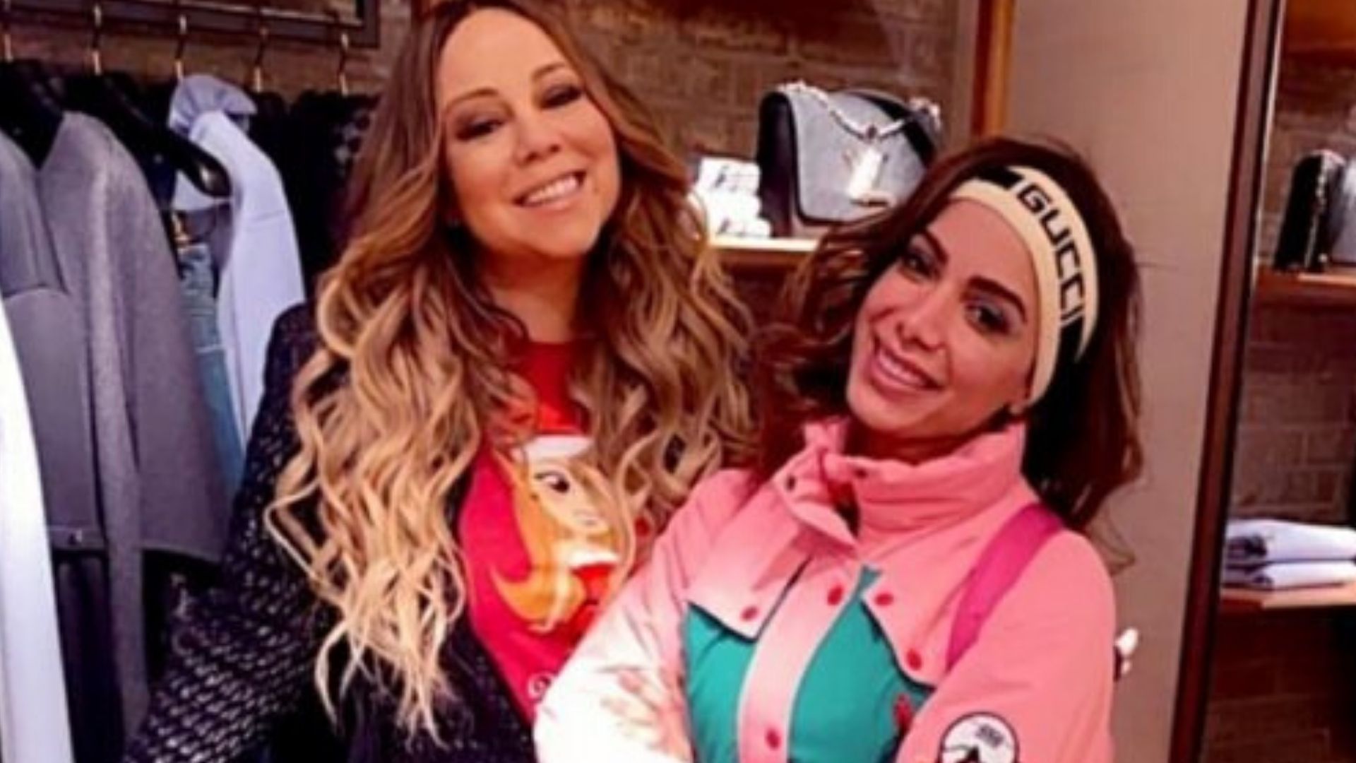 Anitta chora ao encontrar Mariah Carey em uma loja; confira