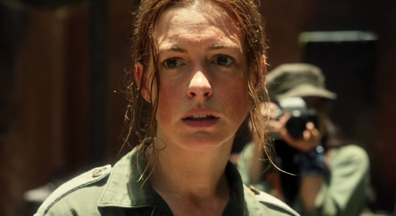 Anne Hathaway é jornalista em perigo no trailer de A Última Coisa que Ele Queria; confira