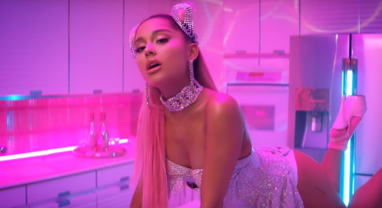 Revista elege thank u, next, de Ariana Grande, como o melhor álbum do ano