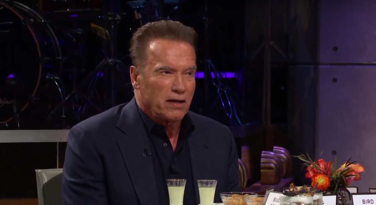 Na TV, Arnold Schwarzenegger admite mentira durante período como governador da Califórnia