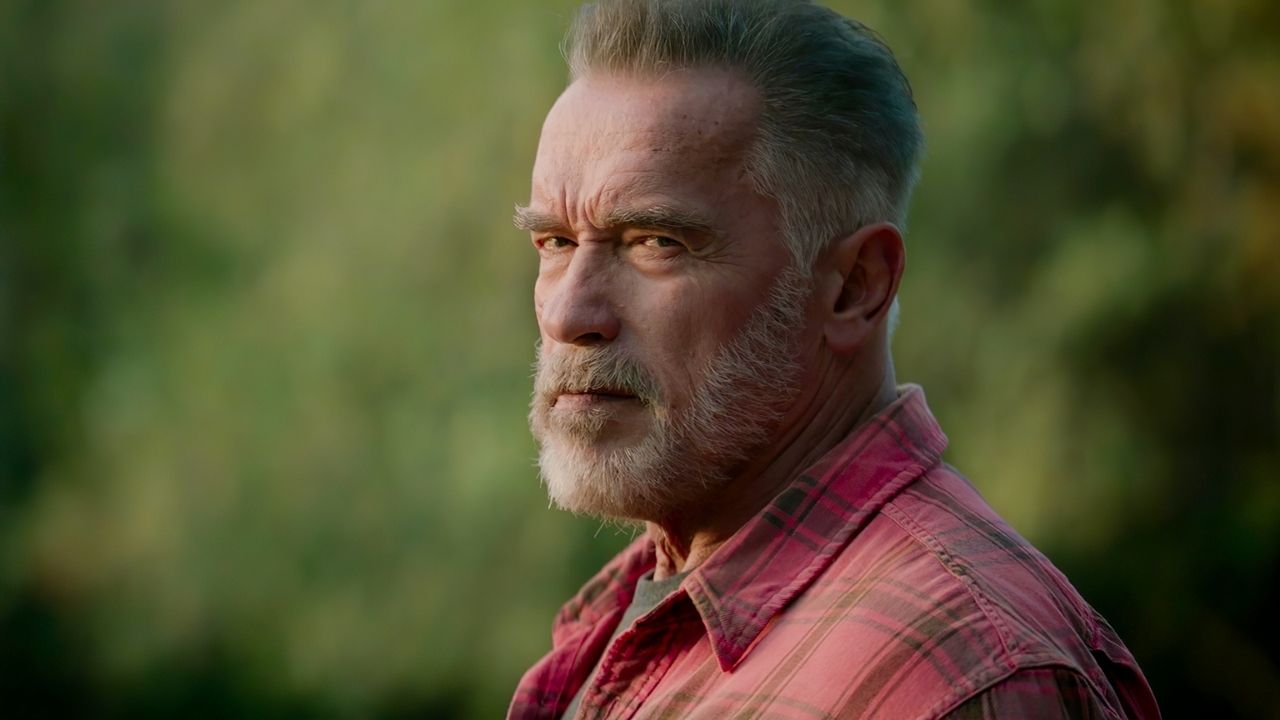 Arnold Schwarzenegger aparece como Zeus em pôster de novo projeto
