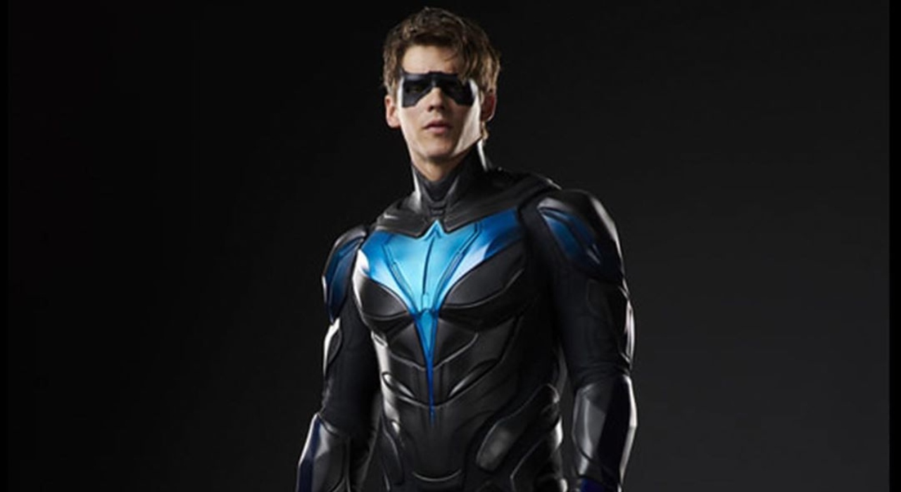 Asa Nortuna de Brenton Thwaites se junta aos Titãs em nova foto da série