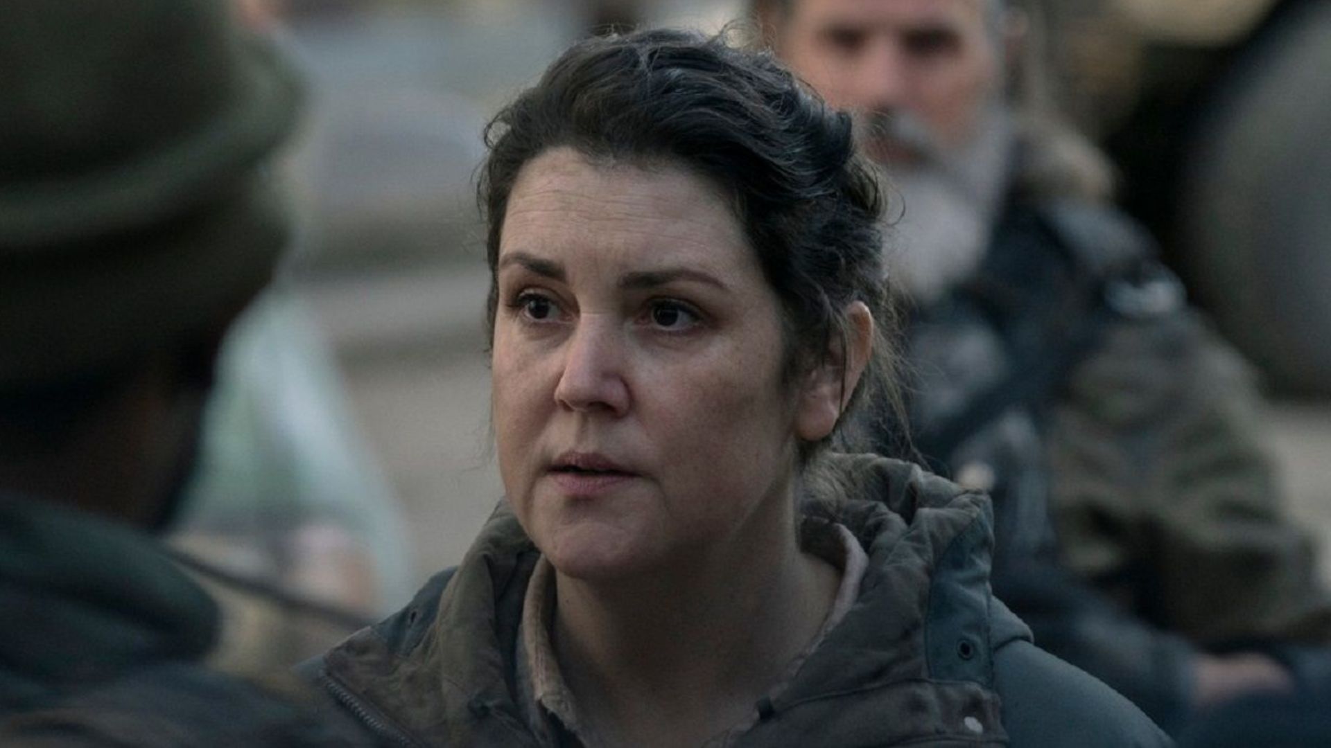 Atriz de “The Last of Us” rebate críticas à sua escalação: “Não preciso ser musculosa”