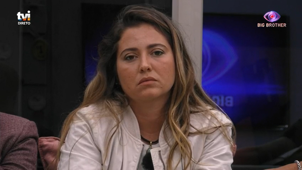 Brasileira se recusa a votar em mulher no Big Brother Portugal, pede para sair e vai parar no Paredão