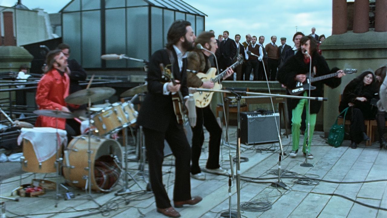 “The Beatles: Get Back”: Confira a linha do tempo da banda até apresentação icônica