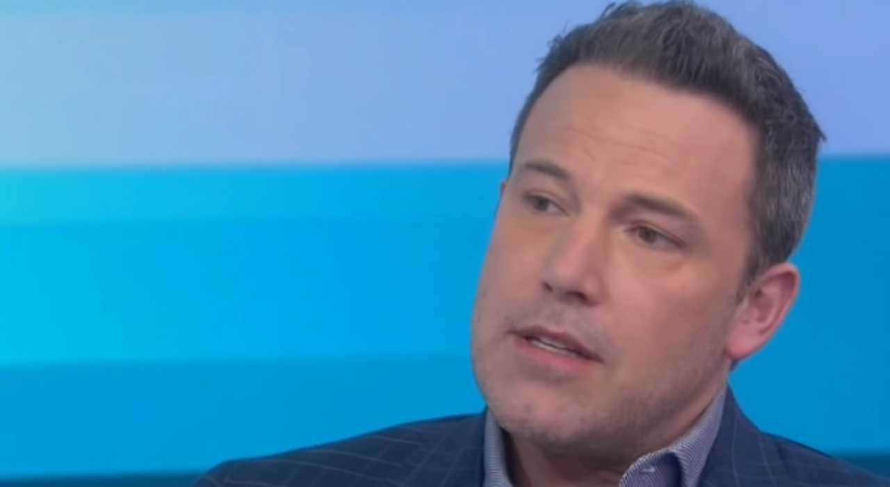 Ben Affleck visita a ex, Jennifer Garner, um dia após ter sido flagrado bêbado