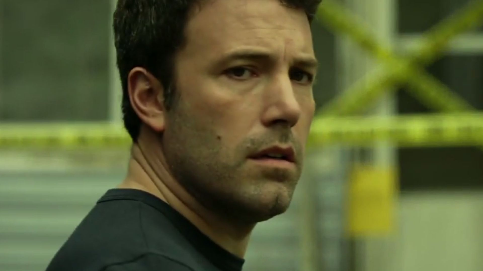 Ben Affleck aparece loiro no set de filmagens de “O Último Duelo”, novo filme em parceria com Matt Damon