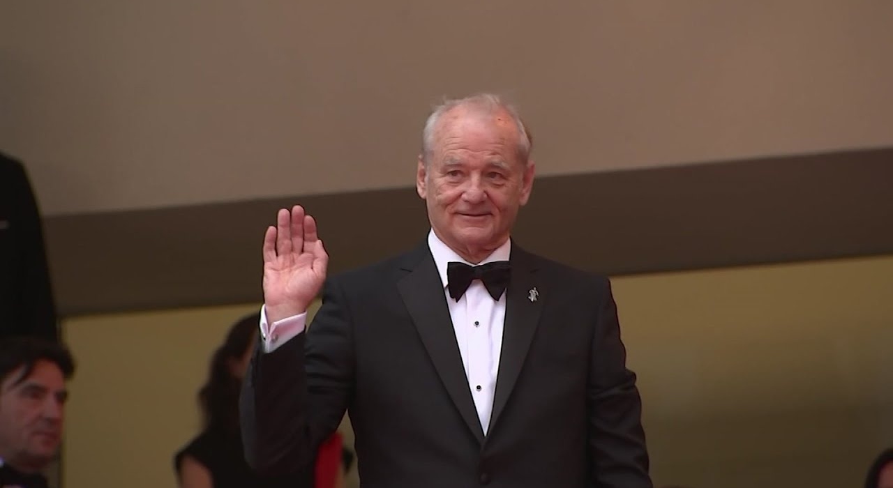 Bill Murray se candidata para vaga em restaurante e consegue o emprego