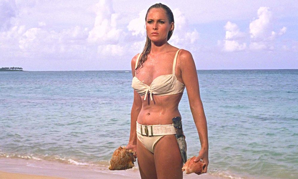 Biquíni usado por atriz de “007” será leiloado por quantia milionária; saiba mais