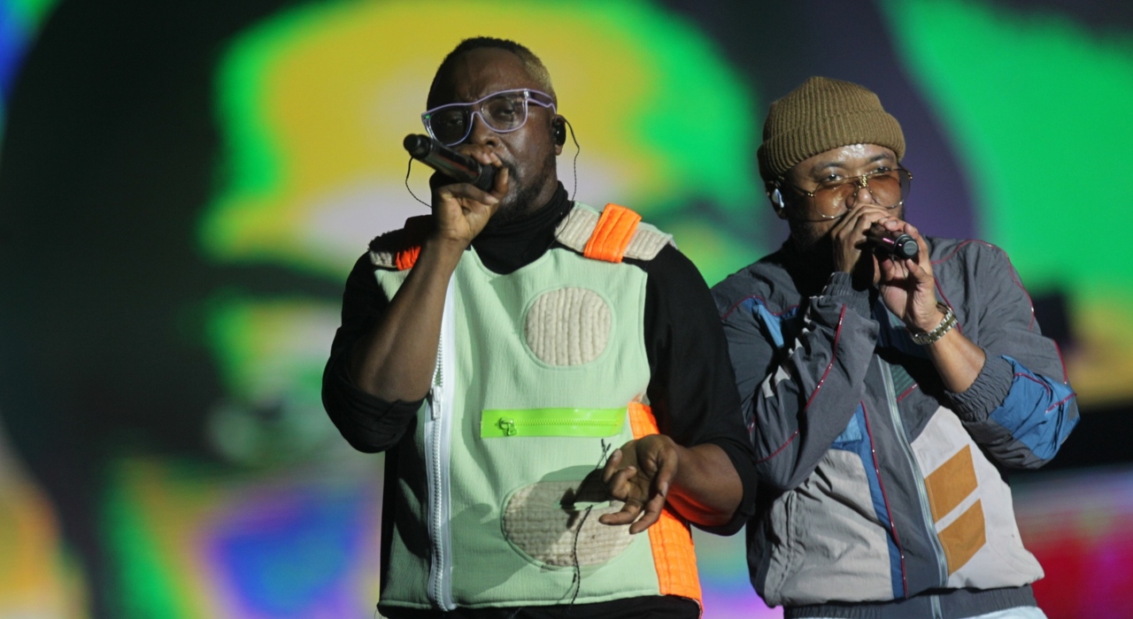 Com participação especial de Anitta, Black Eyed Peas faz primeiro show sem a Fergie no Brasil
