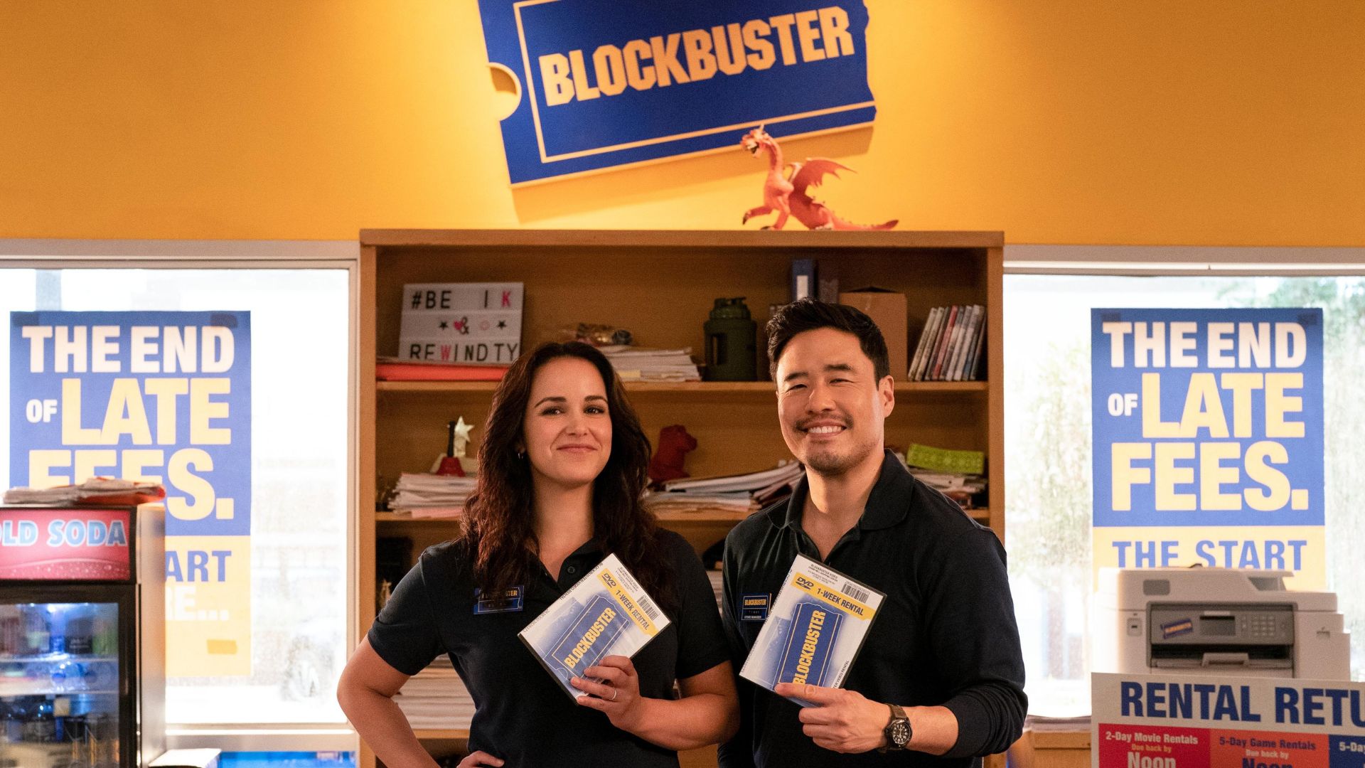 “Blockbuster”: Série da Netflix sobre última loja da rede de locadoras ganha trailer; assista
