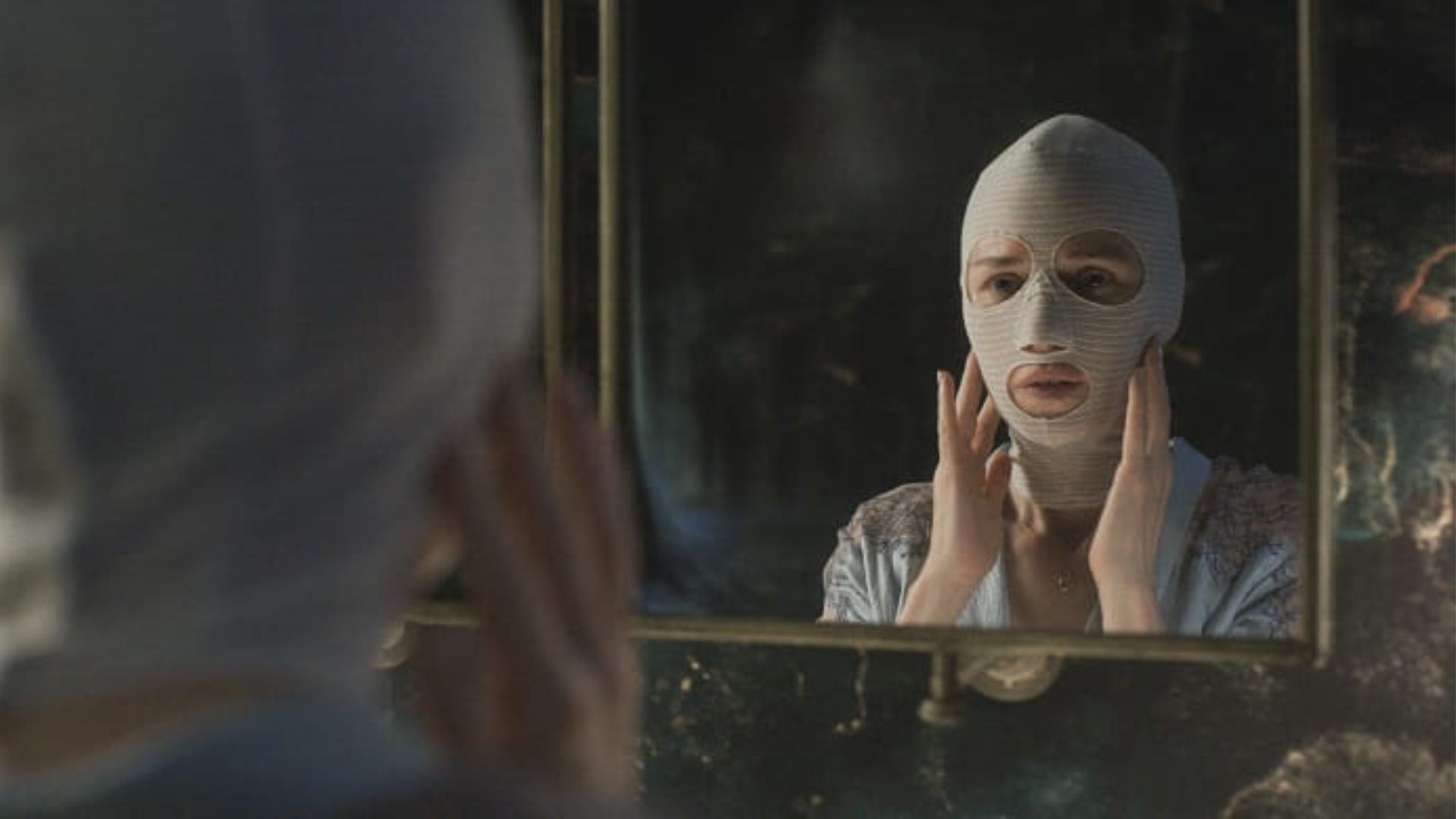 “Boa Noite, Mamãe”: Naomi Watts vive mãe aterrorizante em trailer do remake de terror austríaco; assista