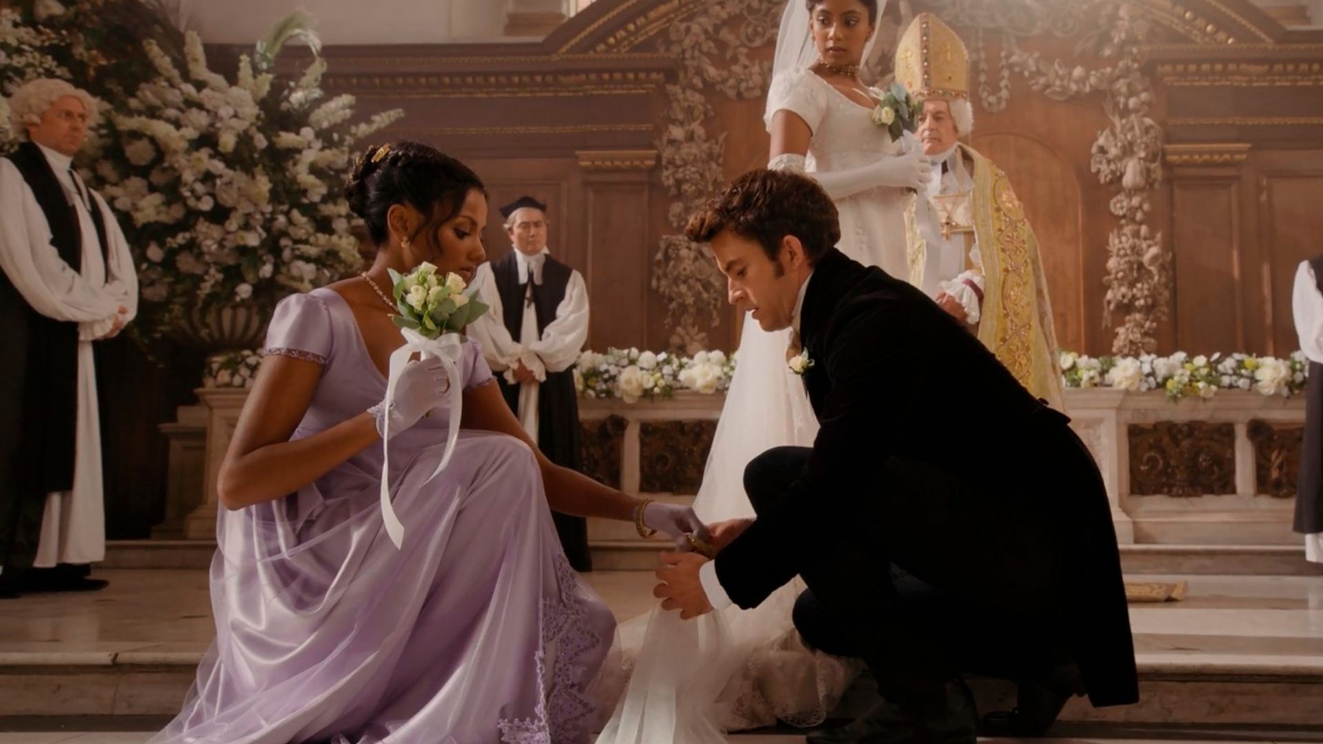 “Bridgerton”: Diretora explica ausência do casamento de Kate e Anthony na série; entenda