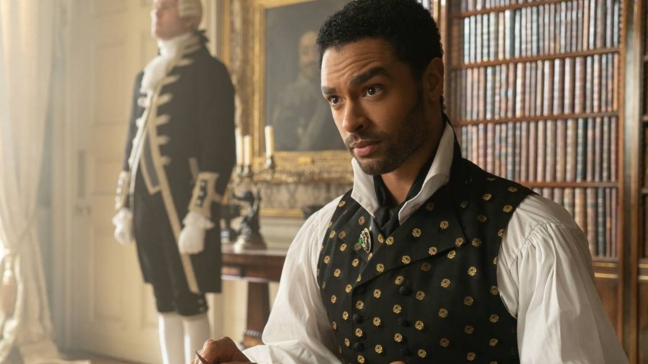 “Bridgerton”: Shonda Rhimes revela que chamou Regé-Jean Page para 2ª temporada