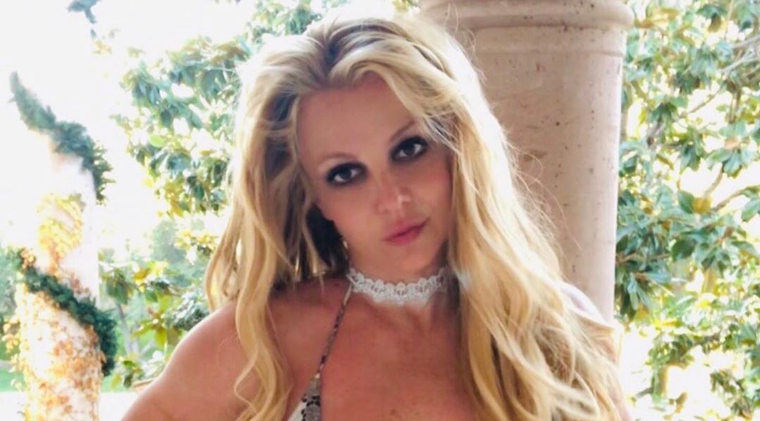 Britney Spears sofre acidente durante ensaio de dança e quebra osso do pé