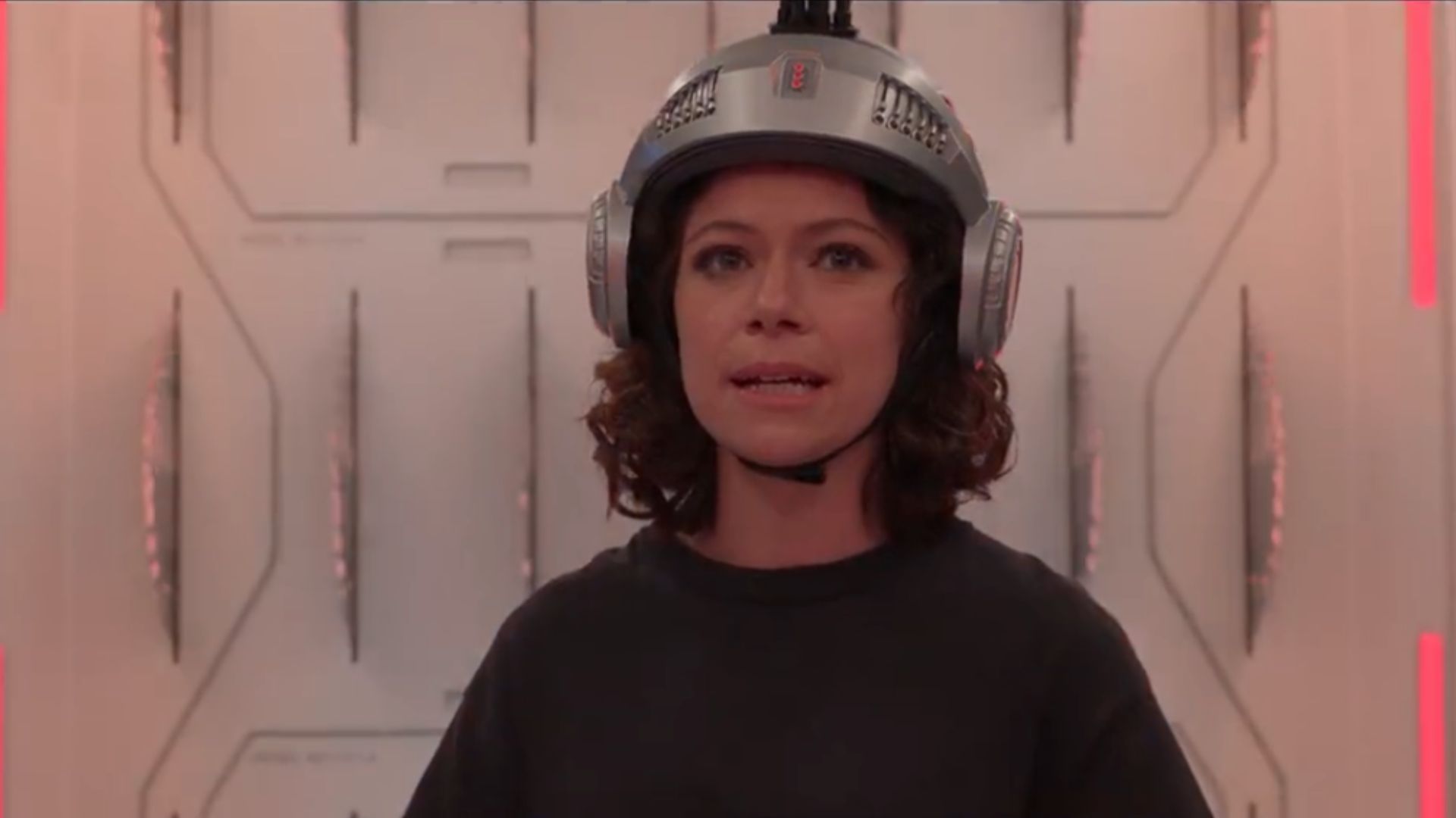 Bruce Banner ensina Jen Walters a se transformar na Mulher-Hulk em novo teaser da série; veja