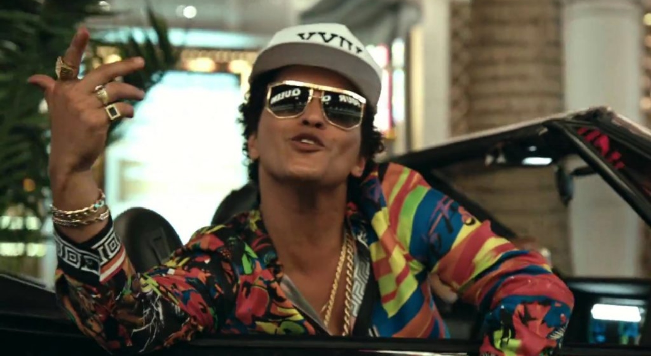 Álbum novo? Bruno Mars compartilha foto em um estúdio de gravação