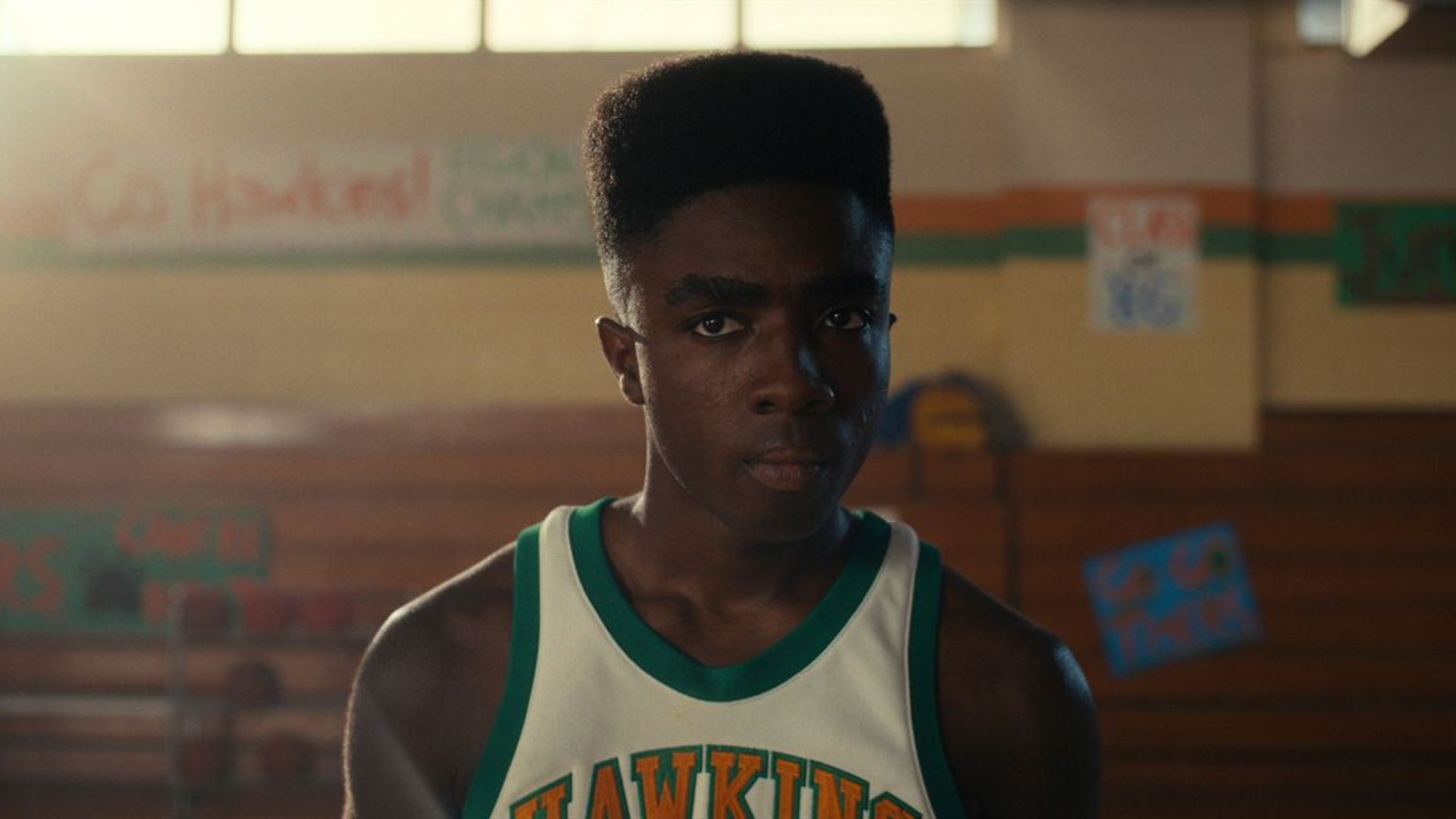 Caleb McLaughlin diz que recebe tratamento diferente dos fãs de “Stranger Things” por ser negro
