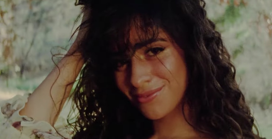 Novo álbum chegando? Camila Cabello lança um vídeo-poema intitulado What Do I Know About Love?