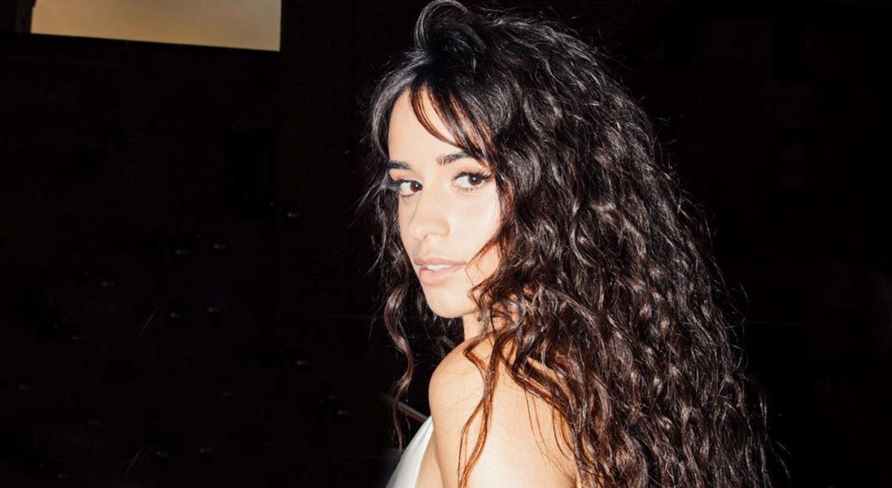 Camila Cabello anuncia lançamento de novos singles, Liar e Shameless, para quinta-feira