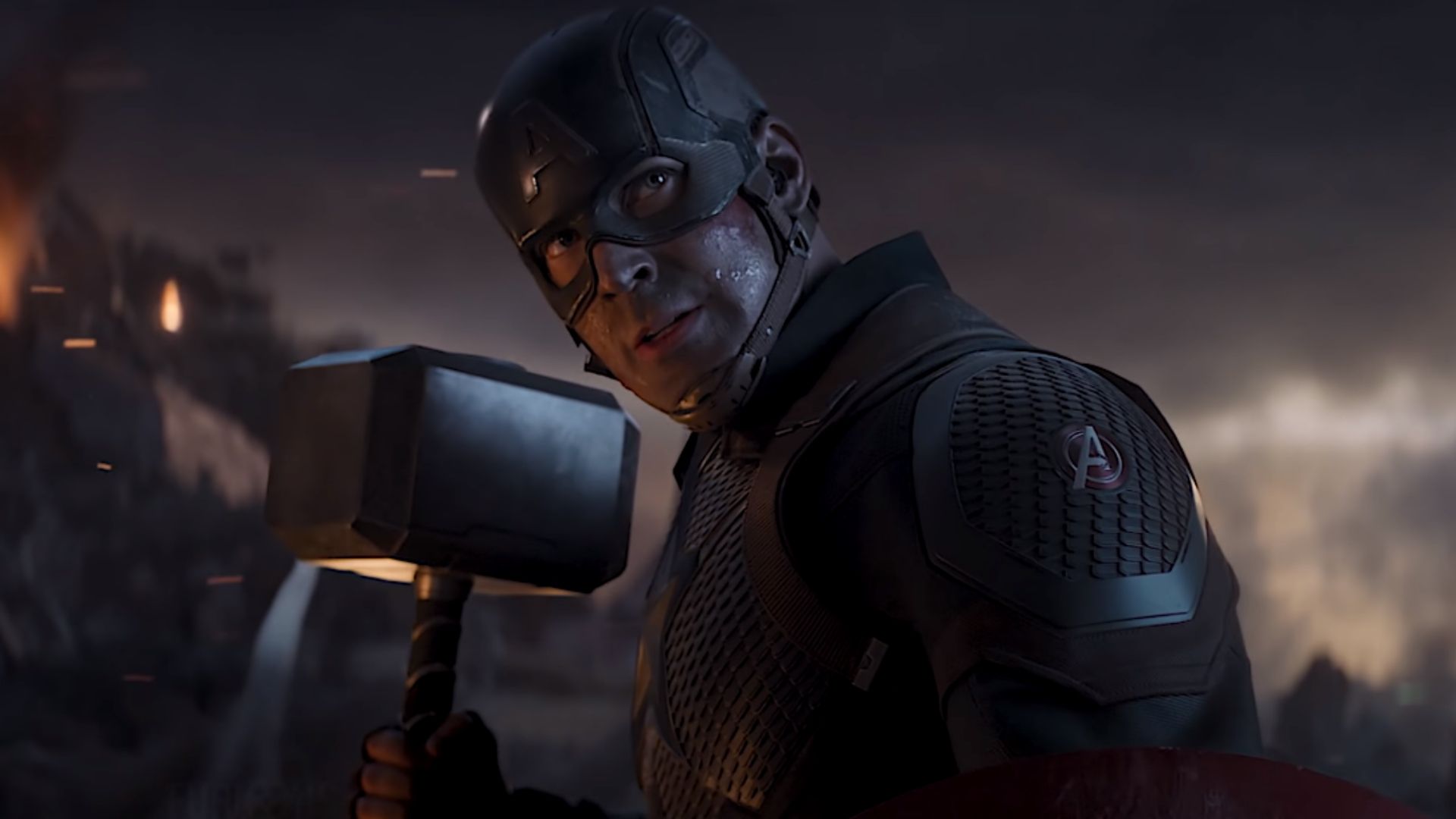 Roteirista de Vingadores: Ultimato fala sobre furo de roteiro envolvendo o Capitão América e o martelo de Thor