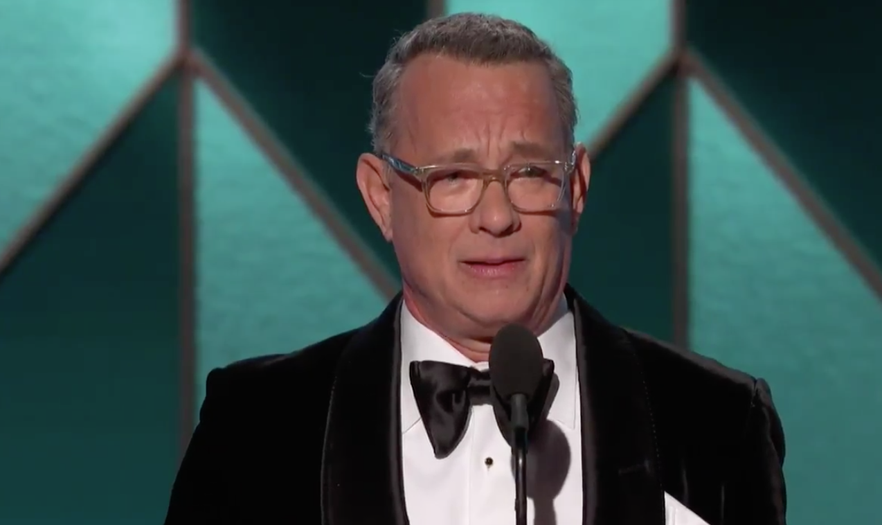 Globo de Ouro: Tom Hanks se emociona após ser homenageado com o prêmio Cecil B. DeMille