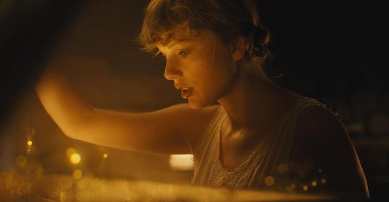 Taylor Swift surpreende fãs com o lançamento surpresa de oitavo álbum, Folklore