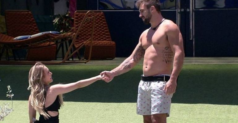 Carla Diaz fala sobre o momento em que ajoelhou para Arthur: “Achei que estava certa na escolha”