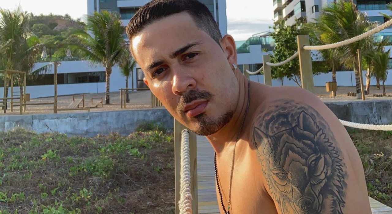 Carlinhos Maia ganha estátua, mas moradores impedem a instalação da homenagem