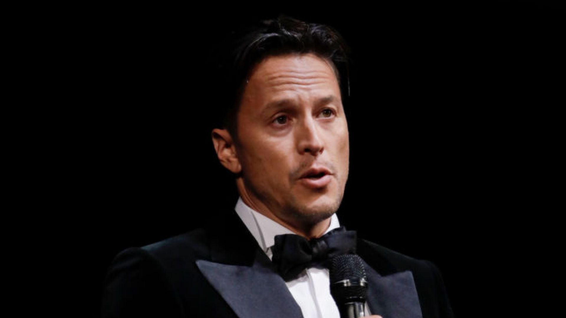 Cary Fukunaga, diretor de “007 – Sem Tempo para Morrer”, é acusado de assédio e “abuso do poder” por mulheres