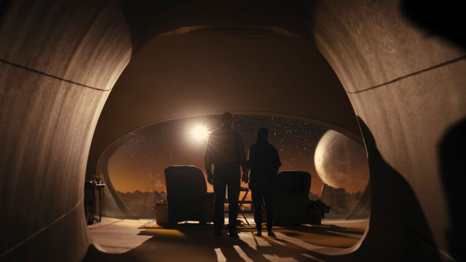 Casal encontra portal para um planeta no quintal no primeiro trailer de “Night Sky”