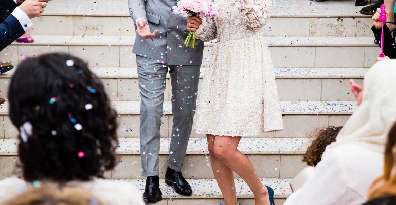 Mulheres precisam ter dois maridos para serem mais felizes, diz estudo