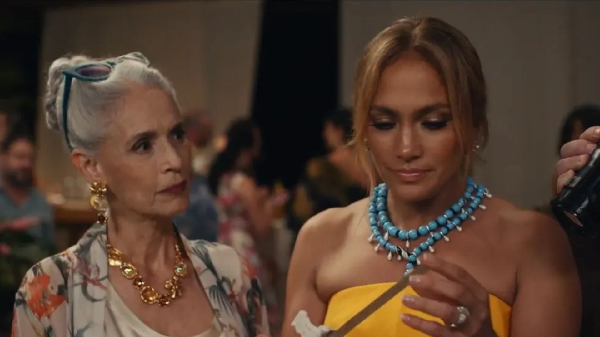 “Casamento Armado”, com Jennifer Lopez e Sônia Braga, ganha trailer; assista