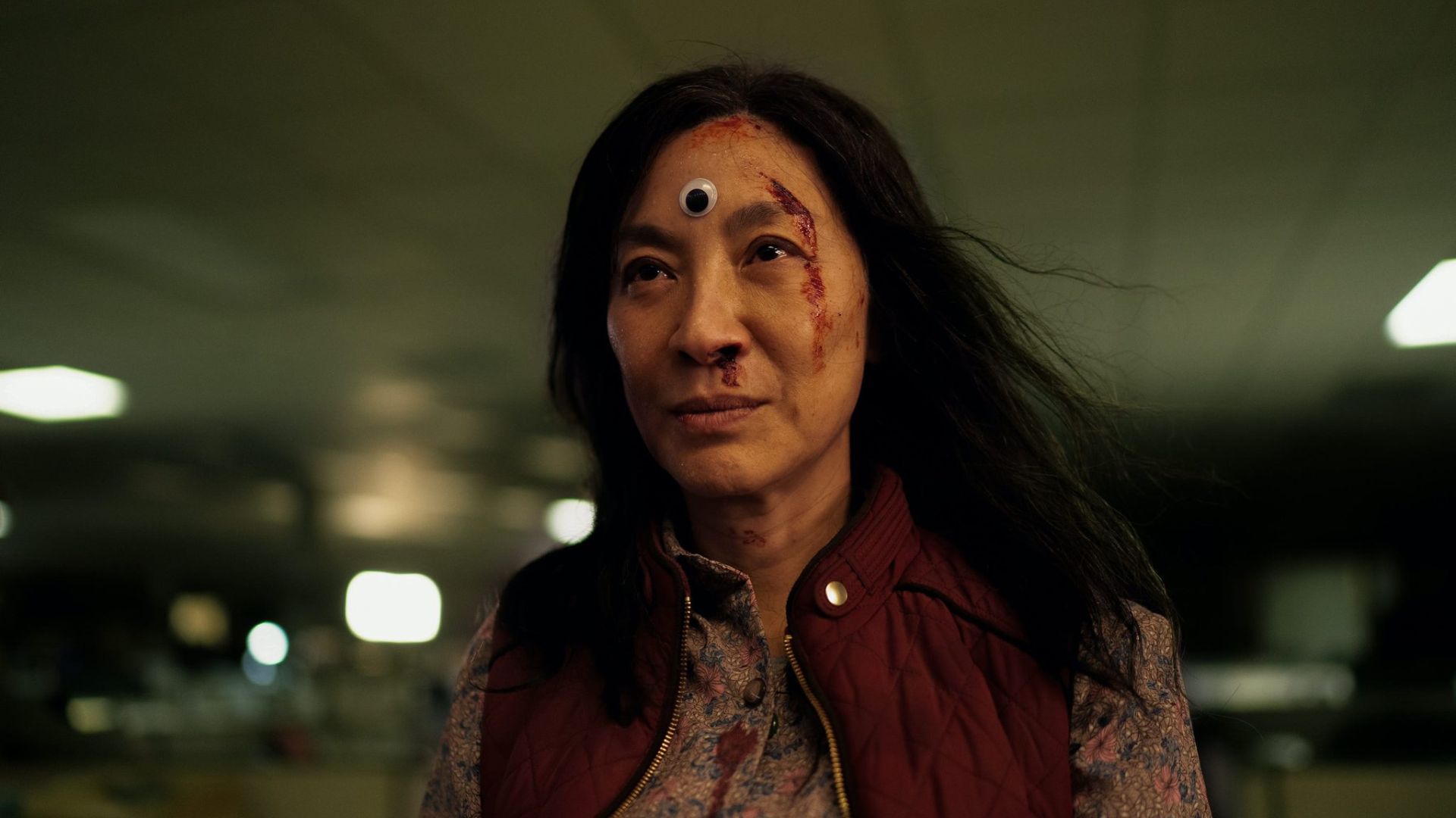Cena deletada de “Tudo em Todo o Lugar ao Mesmo Tempo” traz Michelle Yeoh em luta final; assista