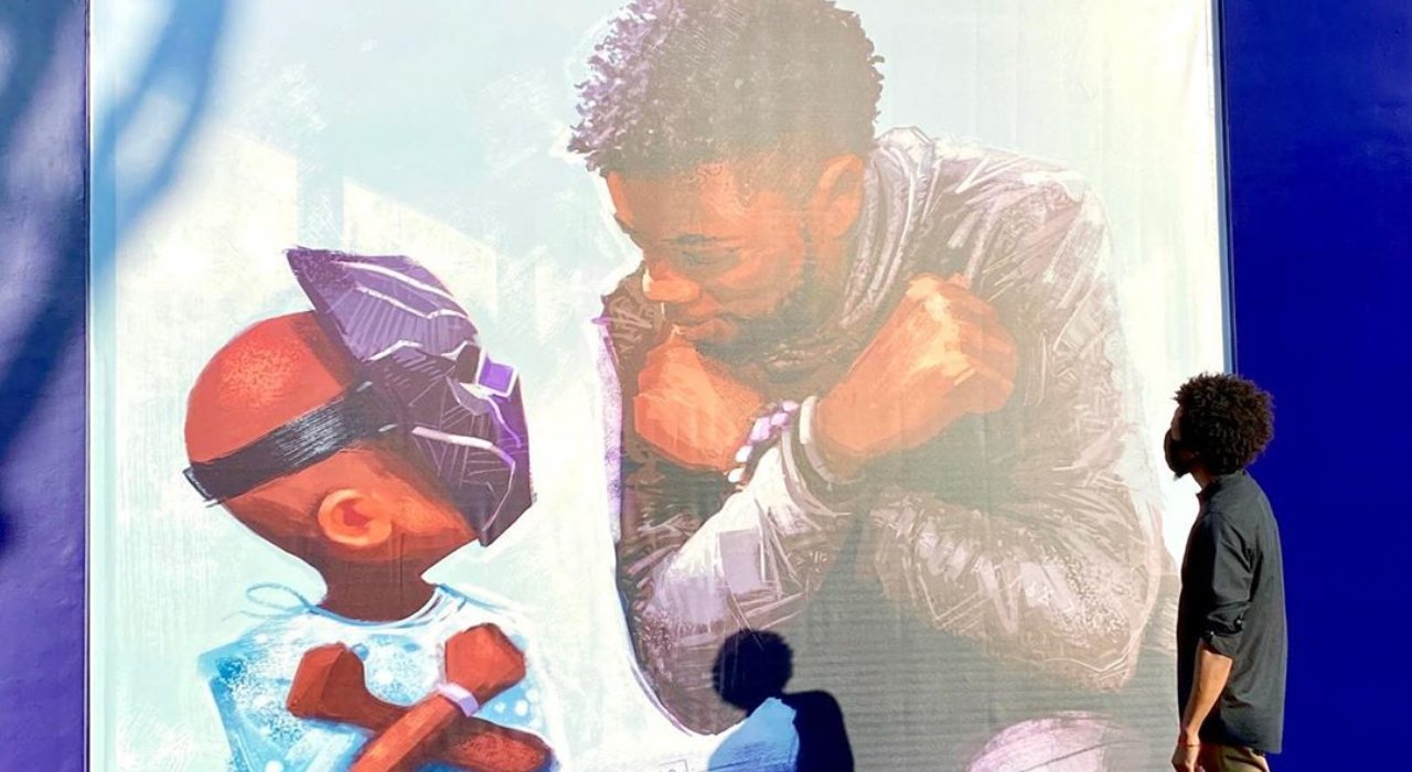 Chadwick Boseman é homenageado em mural especial na Disney; confira