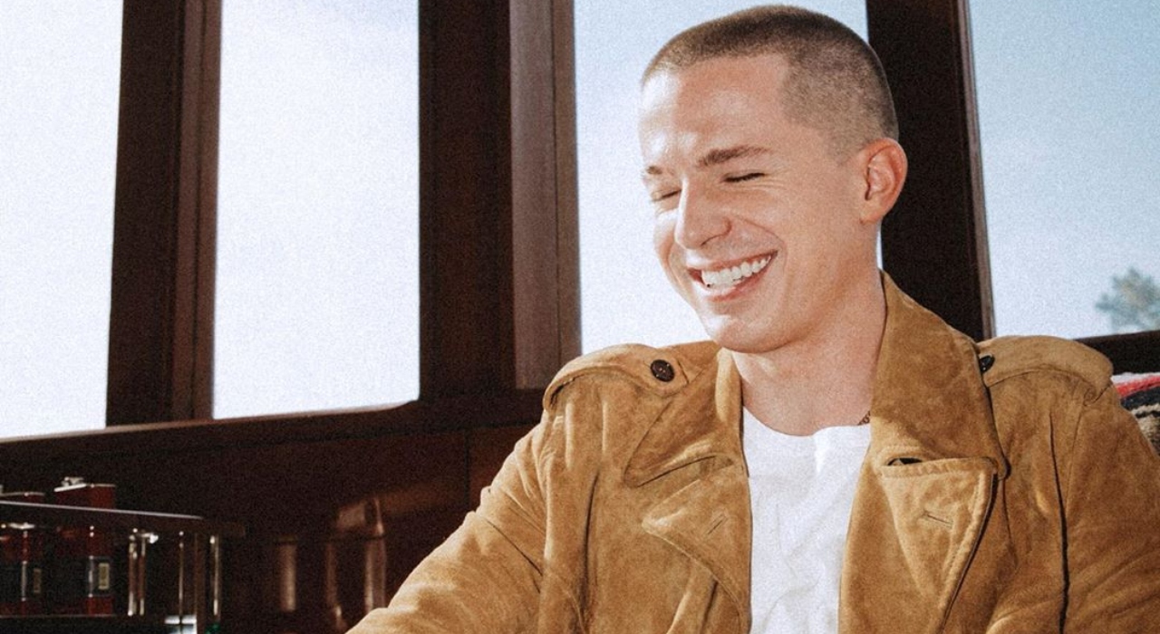 Atração do Rock In Rio, Charlie Puth anuncia lançamento de nova música