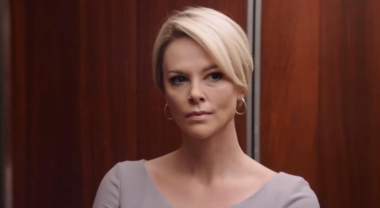 Charlize Theron revela ter sofrido abuso sexual no inicio da sua carreira: “Eu me culpei muito”