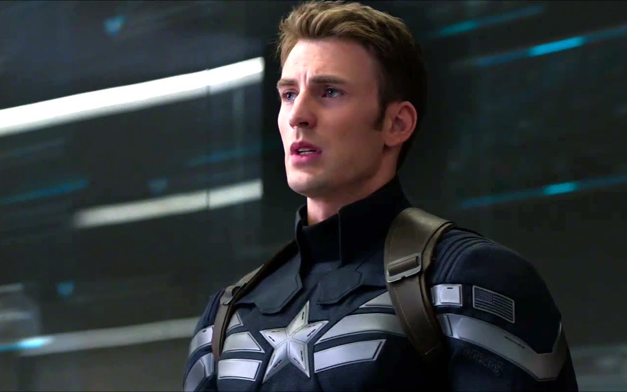Chris Evans compartilha suposta nude sem querer e causa alvoroço na web; veja