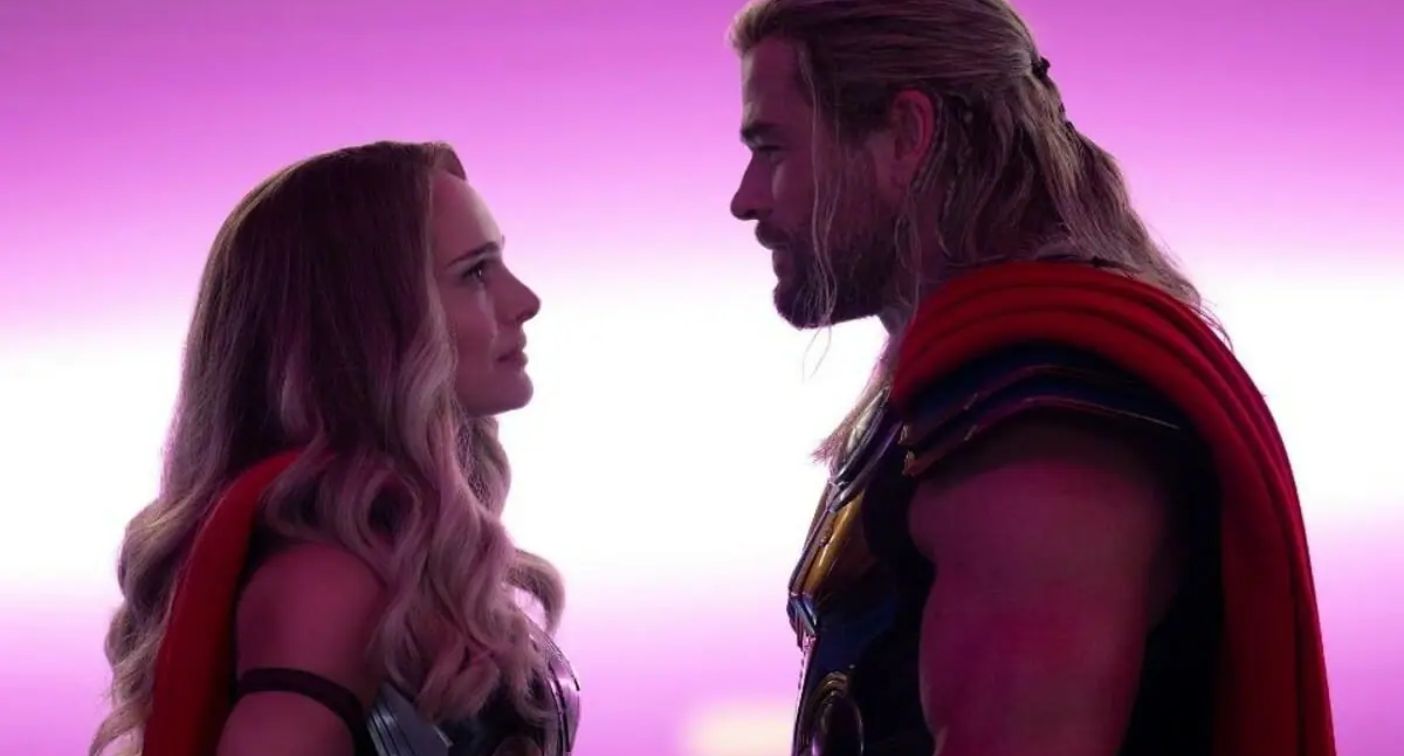 Chris Hemsworth não comeu carne para poder beijar Natalie Portman em cena de “Thor 4”