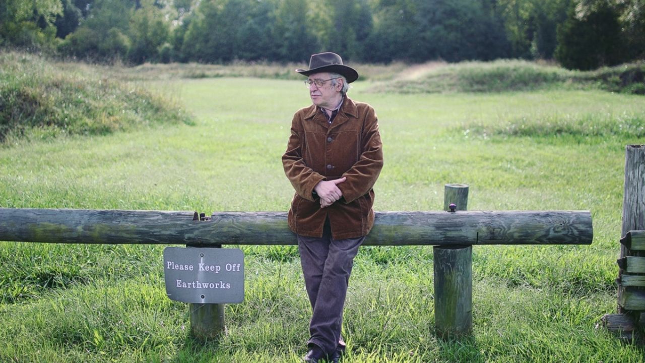 Cinema em SP é criticado por exibir filme em homenagem a Olavo de Carvalho