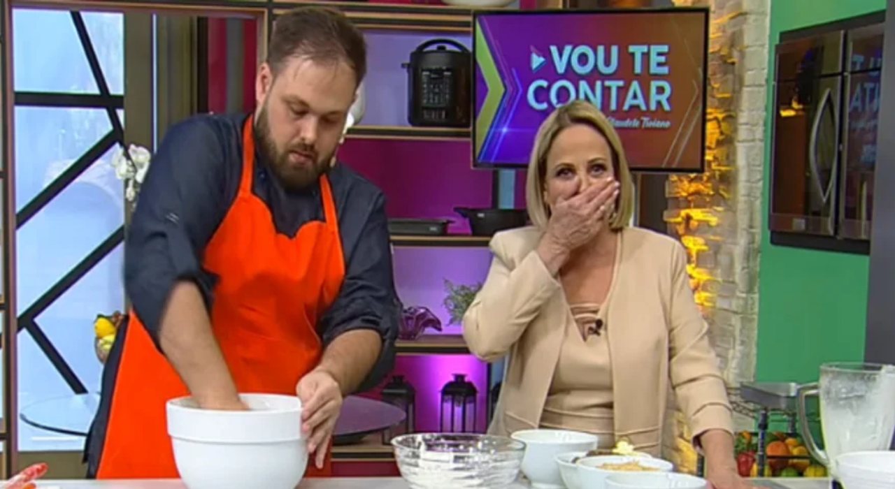 Claudete Troiano comete gafe e confunde nome de programa com atração da concorrência