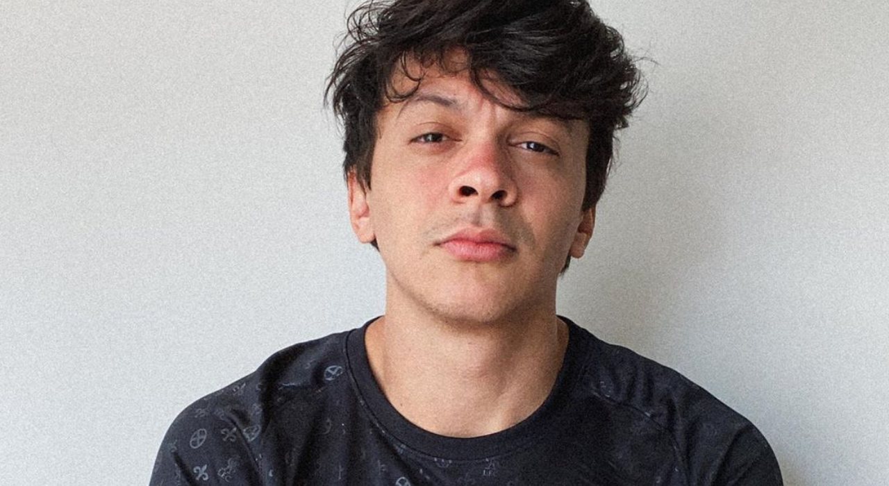 Júlio Cocielo vira réu em processo por racismo após decisão de juíza