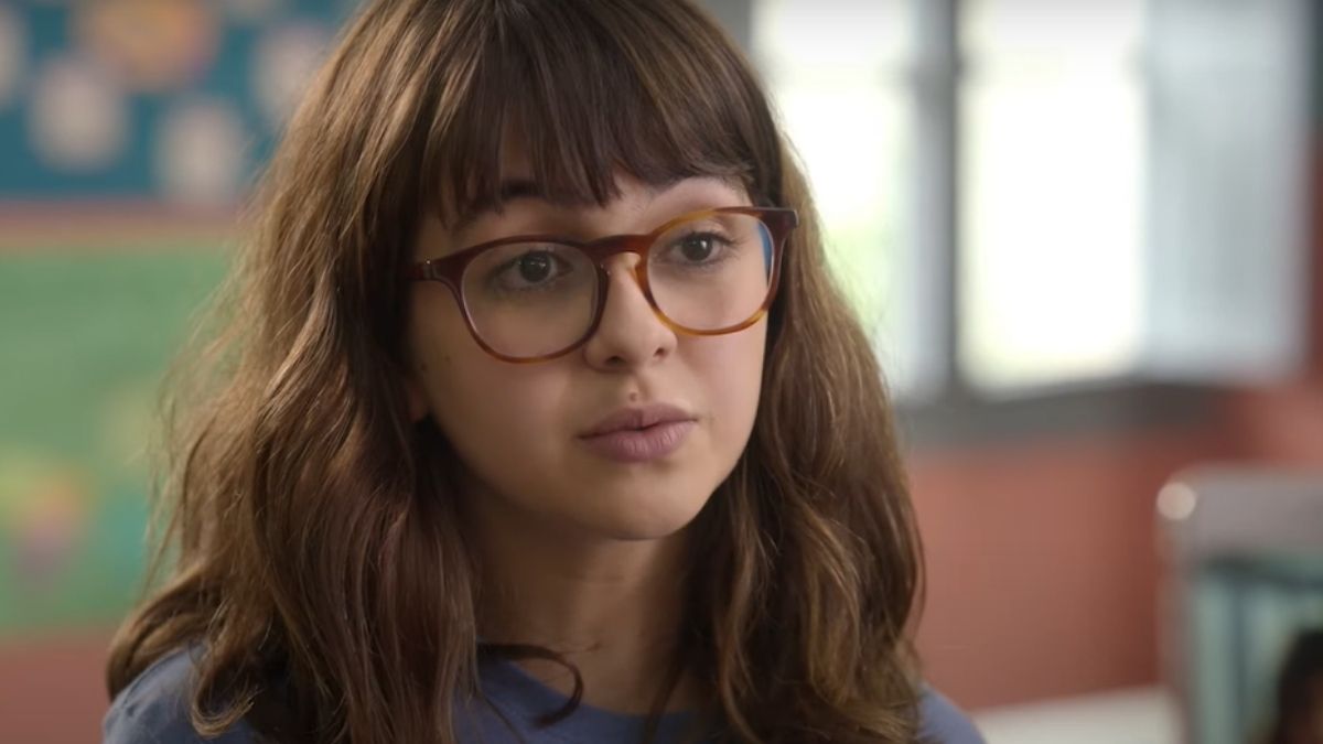 Klara Castanho tenta se adaptar a nova escola no trailer de “Confissões de uma Garota Excluída”